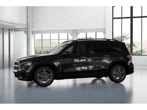 New 2026 Mercedes-Benz GLB 250 4MATIC image 36
