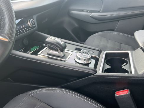 Used 2022 Mitsubishi Outlander SE image 17