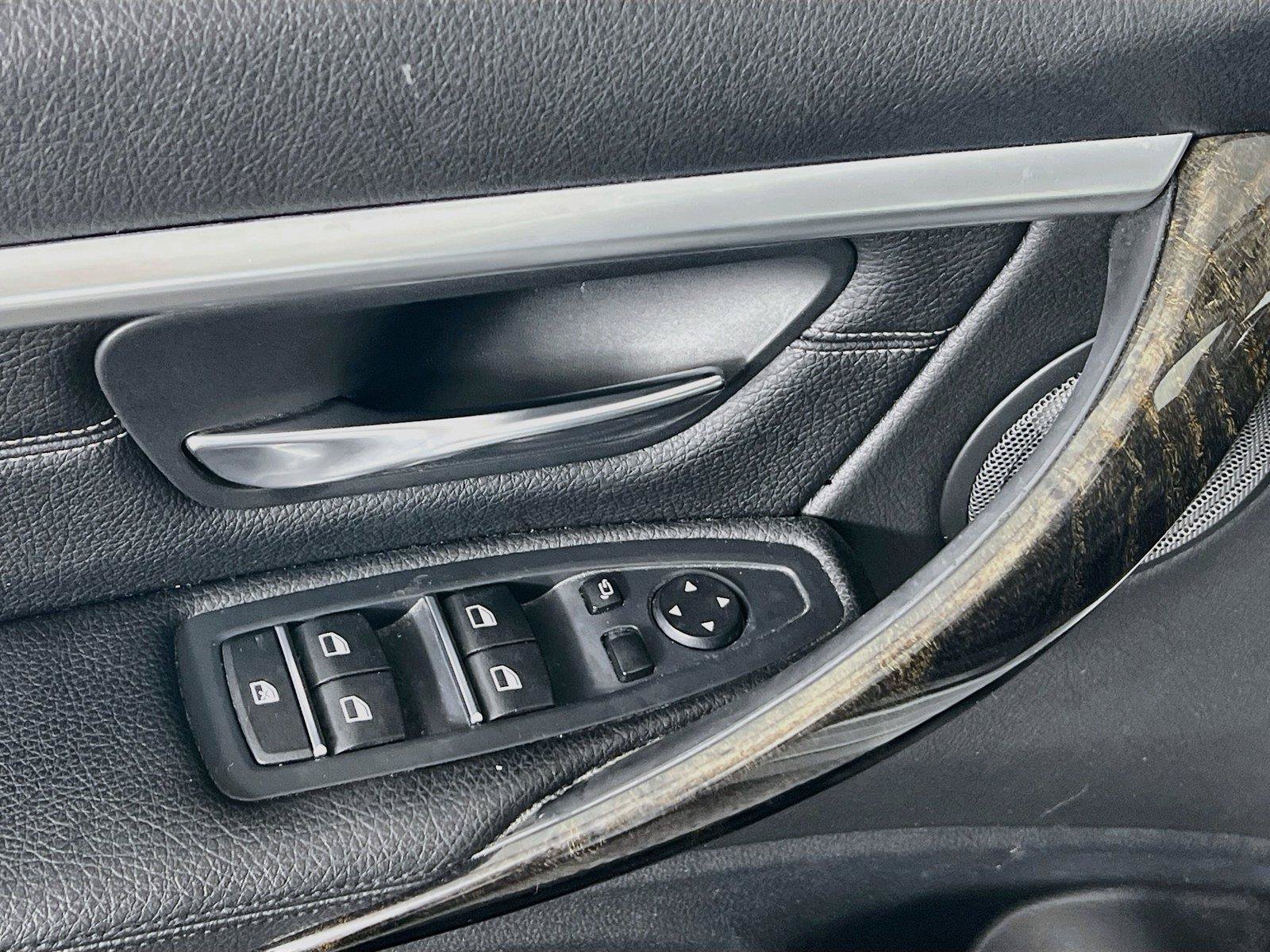 Used 2017 BMW 340i xDrive Sedan AWD/4WD image 19