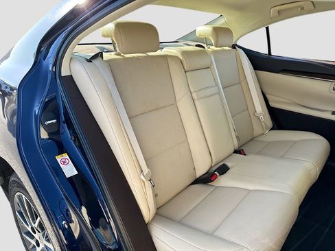 Used 2016 Lexus ES 350 w/ Premium Package w/Wood Trim image 26