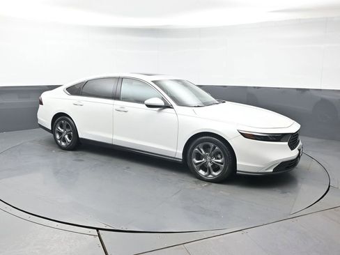 Certified 2023 Honda Accord EX image 10