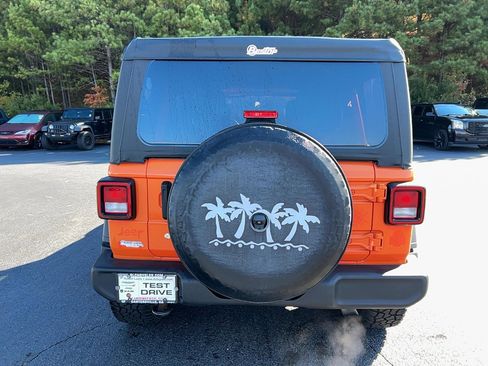 Used 2018 Jeep Wrangler Unlimited Sport image 6