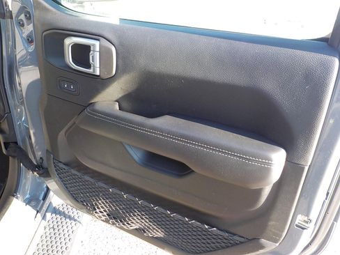 Used 2021 Jeep Wrangler Unlimited Sahara w/ Cold Weather Group image 15