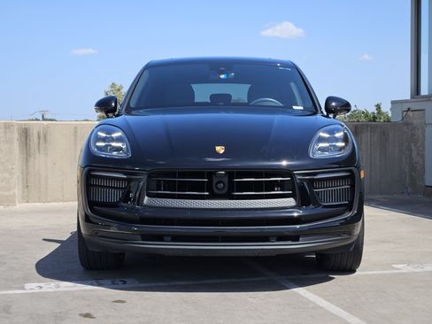Certified 2024 Porsche Macan S AWD/4WD image 11