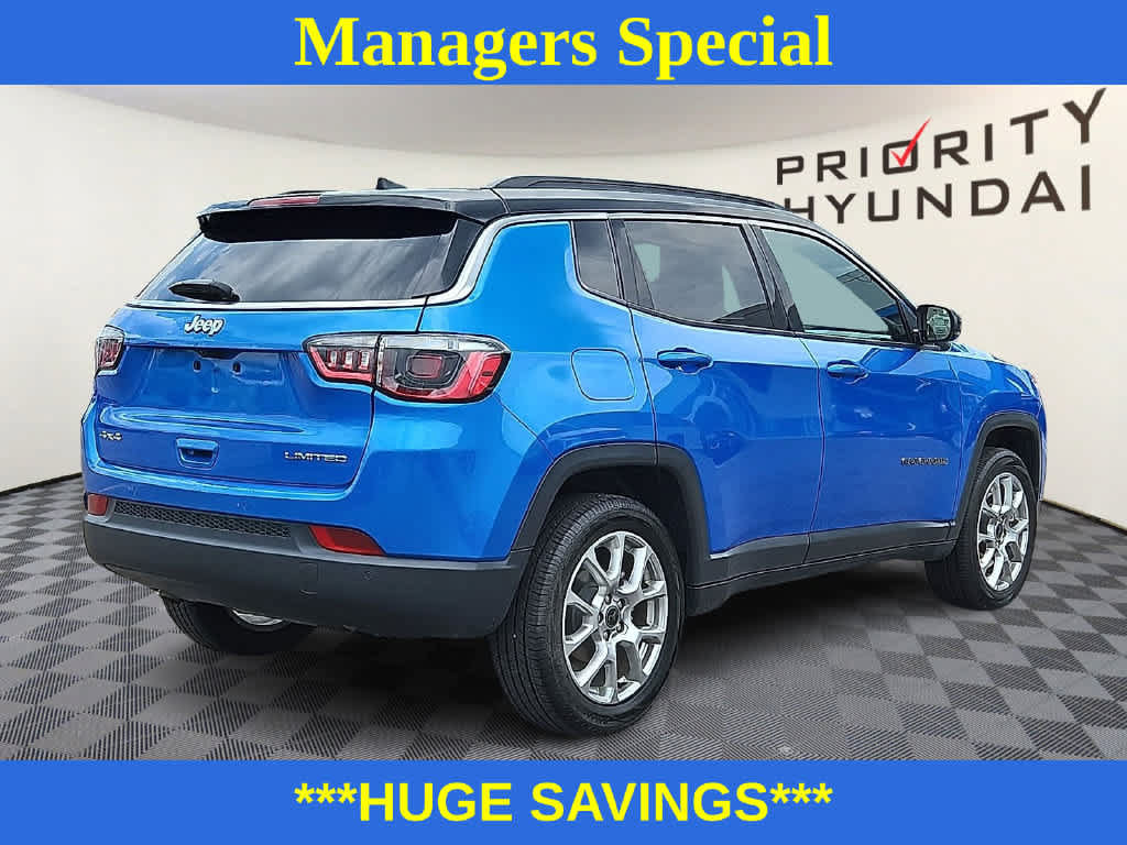 Used 2025 Jeep Compass Limited AWD/4WD image 4