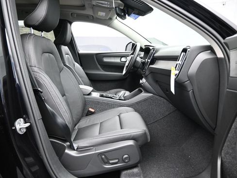 Used 2025 Volvo XC40 B5 Ultra w/ Climate Package AWD/4WD image 32