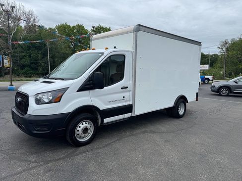 Used 2023 Ford Transit 350 DRW RWD image 4