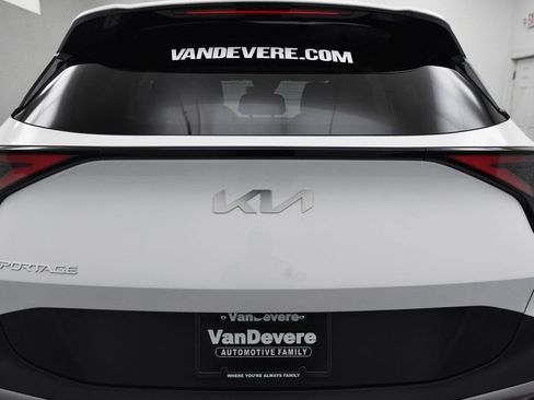 Used 2023 Kia Sportage EX image 8