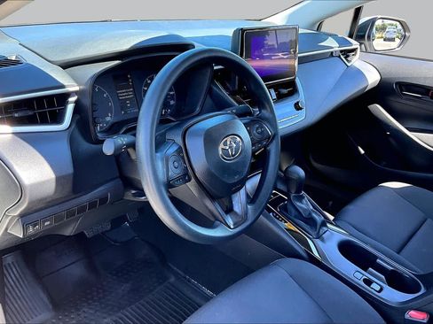 Used 2025 Toyota Corolla LE w/ LE Premium Package FWD image 17
