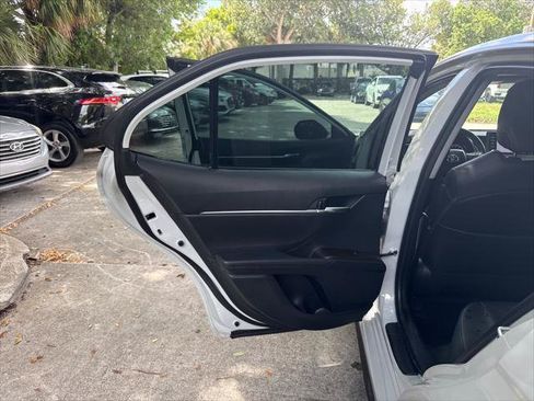 Used 2022 Toyota Camry SE FWD image 24