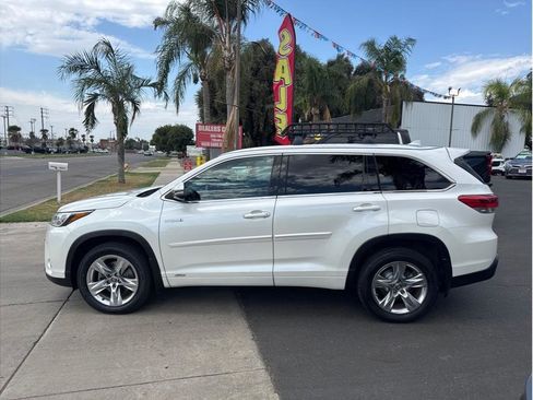 Used 2018 Toyota Highlander Limited AWD/4WD image 8