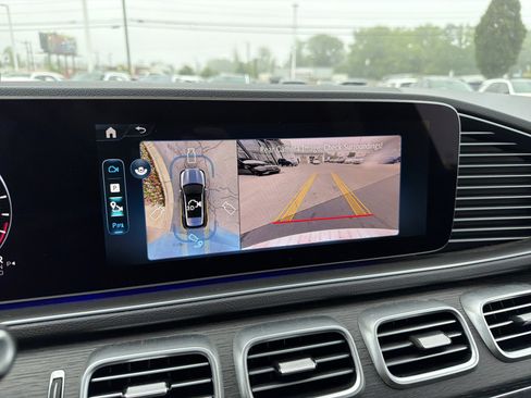 Used 2025 Mercedes-Benz GLE 450e 4MATIC w/ Winter Package image 25