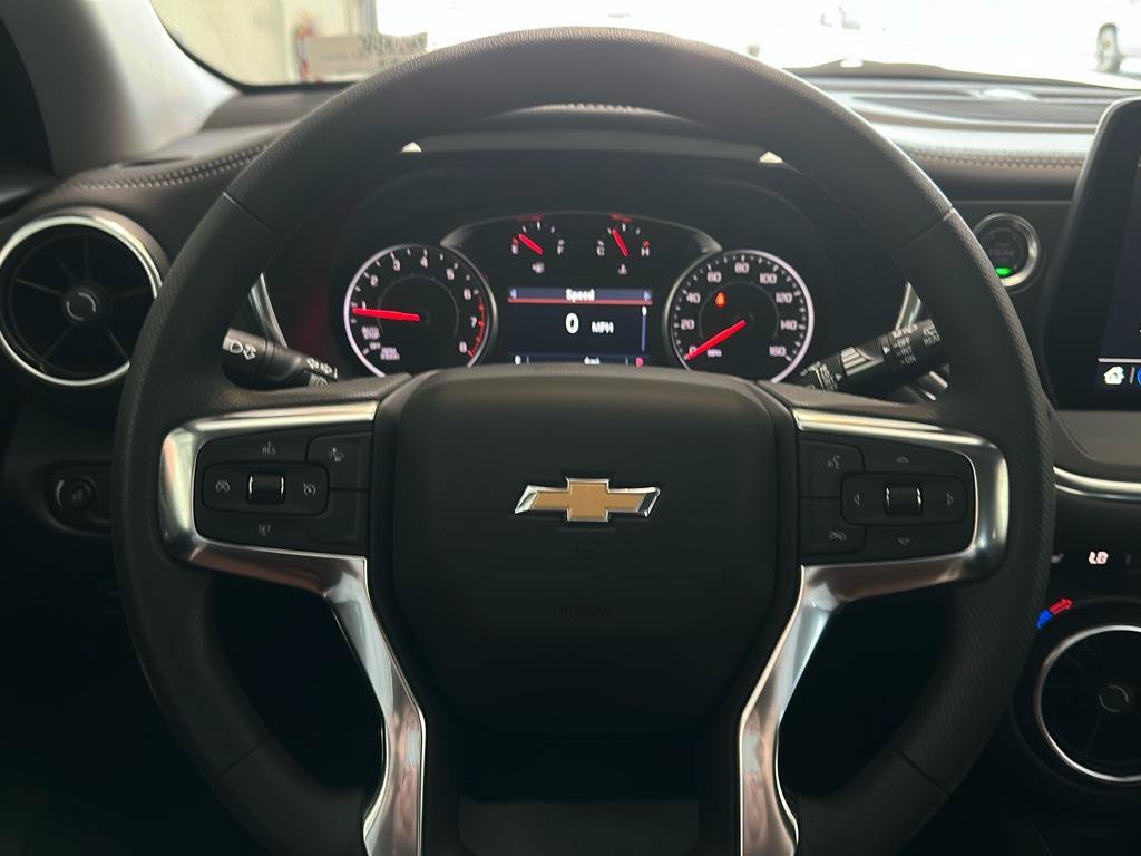 New 2025 Chevrolet Blazer LT w/ Midnight/Sport Edition FWD image 9