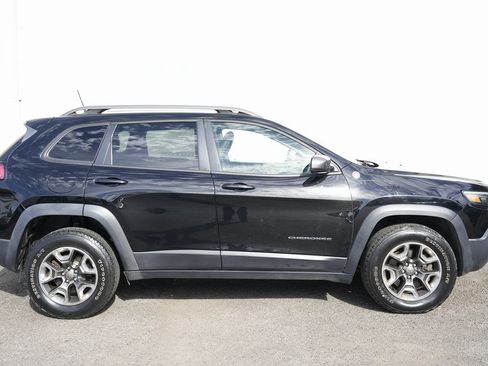 Used 2019 Jeep Cherokee Trailhawk w/ Cold Weather Group image 7