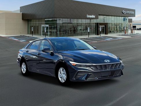 New 2026 Hyundai Elantra SE image 11