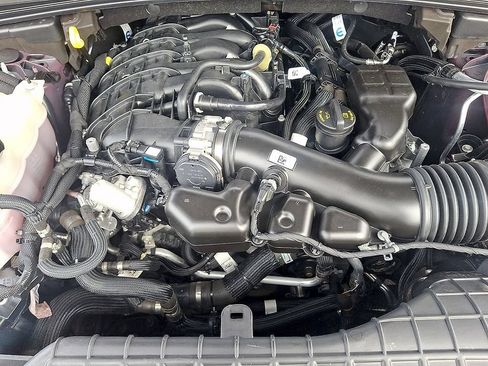 Used 2025 Jeep Grand Cherokee Limited AWD/4WD image 28