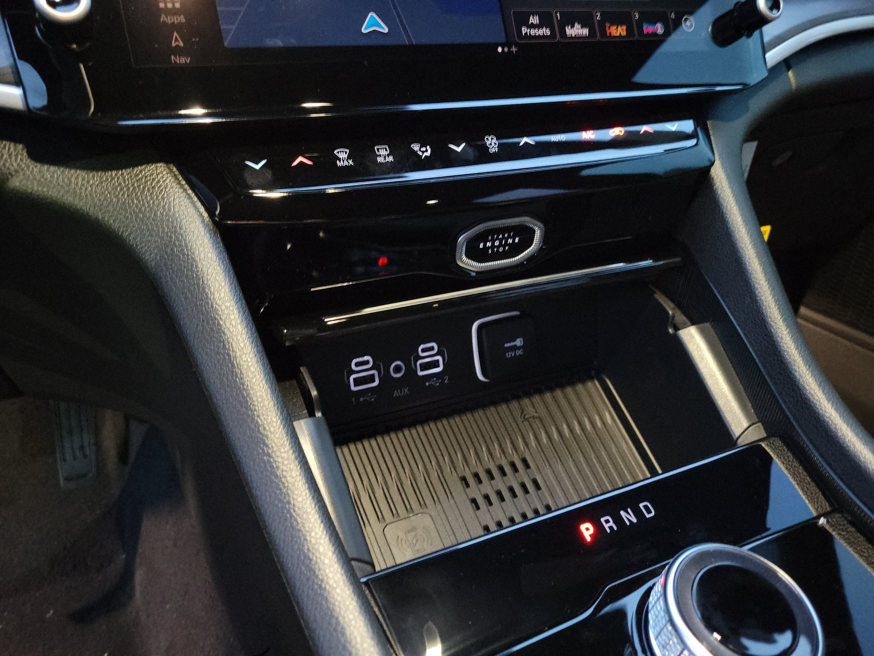 New 2027 Jeep Grand Cherokee Altitude RWD image 18