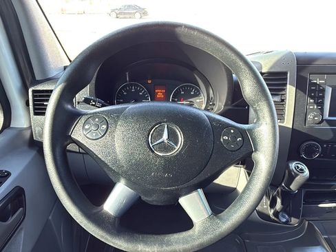 Used 2015 Mercedes-Benz Sprinter 2500 image 15