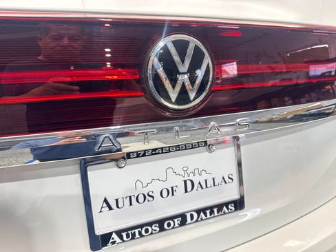 Used 2025 Volkswagen Atlas SEL AWD/4WD image 21