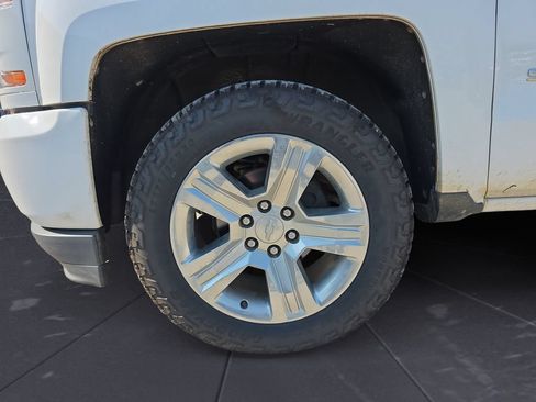 Used 2017 Chevrolet Silverado 1500 Custom w/ Custom Convenience Package RWD image 14