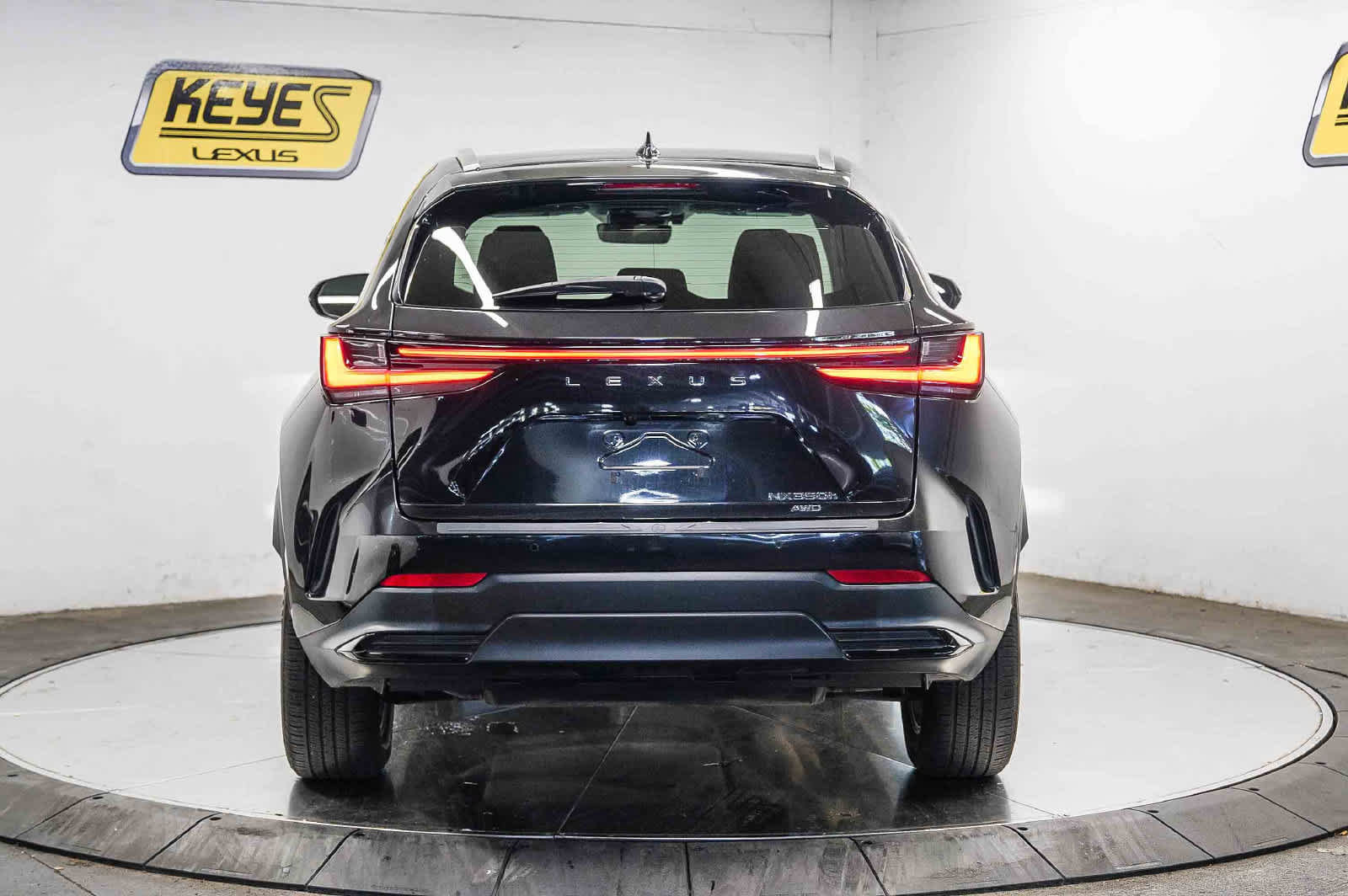 Used 2025 Lexus NX 350h AWD w/ Accessory Package (2T) image 3