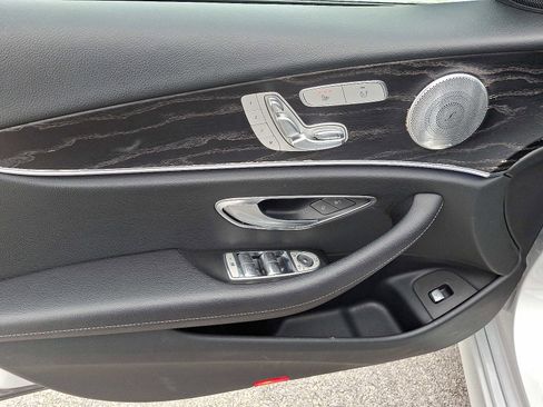 Used 2017 Mercedes-Benz E 300 4MATIC image 13