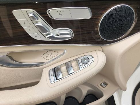 Used 2021 Mercedes-Benz GLC 300 GLC 300 image 29