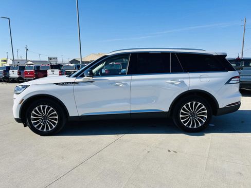 Used 2023 Lincoln Aviator AWD w/ Premium Package image 40