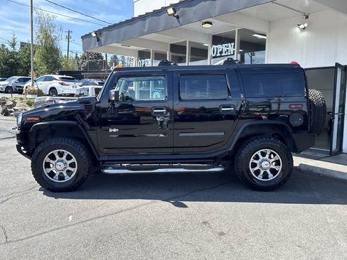 Used 2004 HUMMER H2 w/ Preferred Equipment Group AWD/4WD image 2