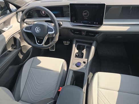 New 2026 Volkswagen Tiguan SE R-Line AWD/4WD image 19