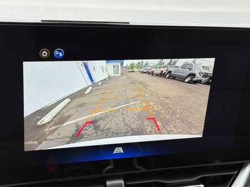 New 2026 Chevrolet Equinox LT w/ Convenience Package II AWD/4WD image 17
