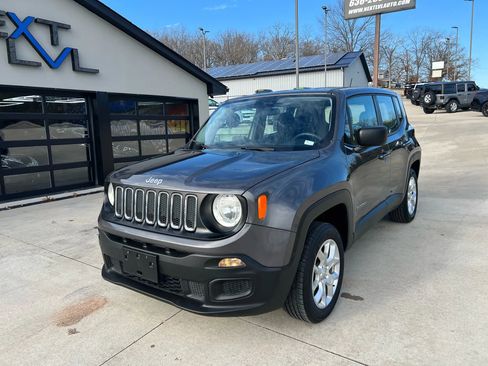 Used 2017 Jeep Renegade Sport w/ Power & Air Group image 5
