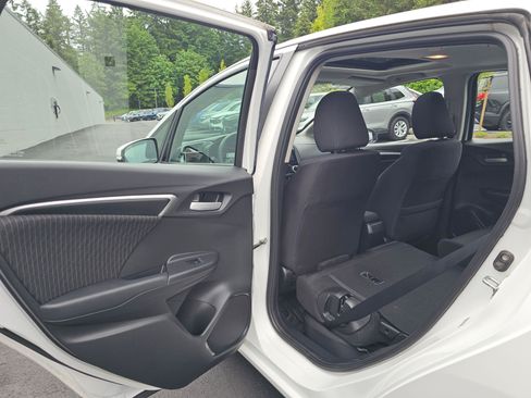 Used 2018 Honda Fit EX image 17