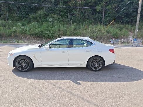 Used 2019 Genesis G70 2.0T Advanced w/ Prestige Package AWD/4WD image 5