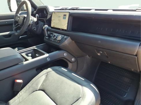 Used 2023 Land Rover Defender 110 AWD/4WD image 22