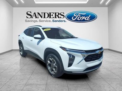 Used 2025 Chevrolet Trax LT