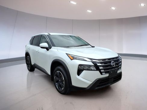 Used 2026 Nissan Rogue SV w/ Cold Weather Package AWD/4WD image 1