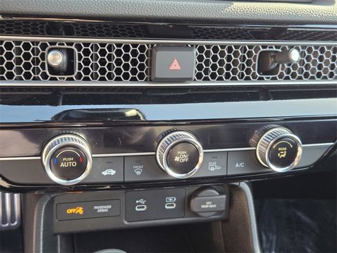 Used 2025 Honda Civic Sport image 18