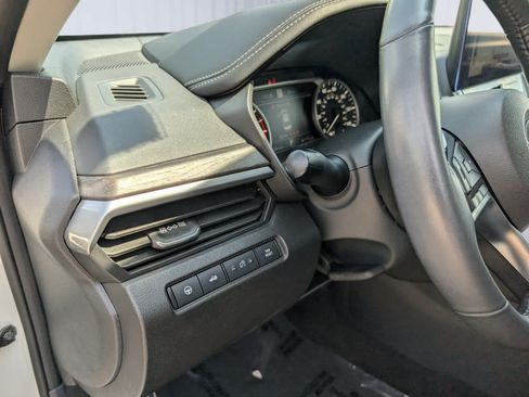 Used 2023 Nissan Altima 2.5 SV w/ SV Premium Package FWD image 22