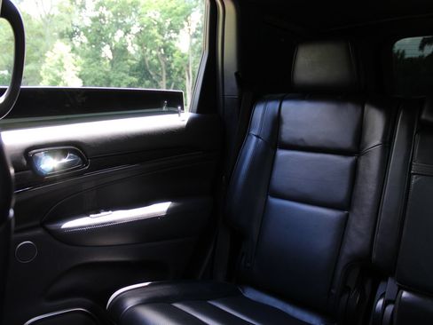 Used 2020 Jeep Grand Cherokee High Altitude AWD/4WD image 12