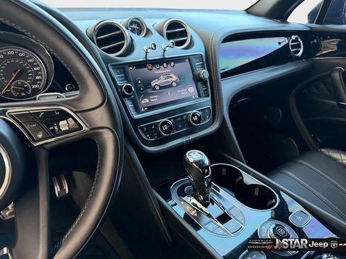 Used 2020 Bentley Bentayga AWD/4WD image 19
