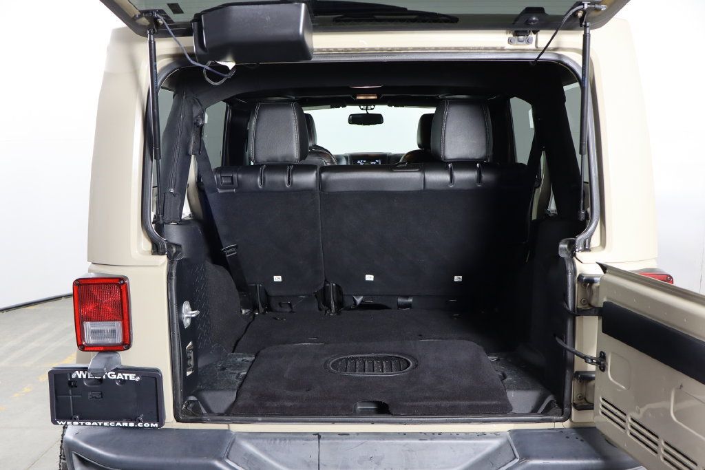 Used 2016 Jeep Wrangler Unlimited Rubicon AWD/4WD image 22
