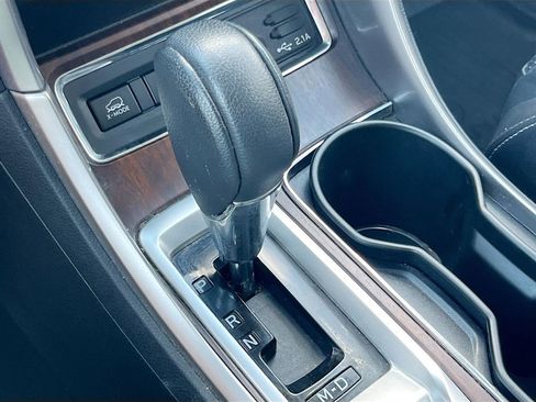 Used 2022 Subaru Ascent Touring image 17