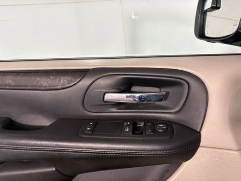 Used 2013 Dodge Grand Caravan SE image 15