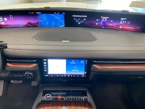 New 2026 Lincoln Navigator Black Label AWD/4WD image 31