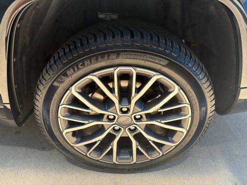 Used 2022 Jeep Grand Cherokee L Summit AWD/4WD image 11