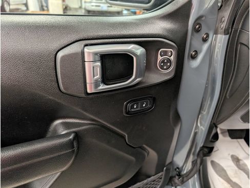 Used 2024 Jeep Wrangler Unlimited Rubicon 4xe AWD/4WD image 10