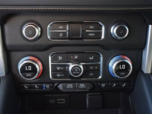 Used 2023 GMC Yukon SLT w/ LPO, Floor Liner Package image 28