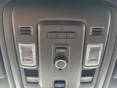 Used 2023 GMC Yukon SLT image 38