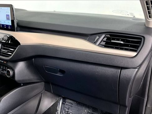 Used 2022 Ford Escape SE w/ Cold Weather Package AWD/4WD image 16